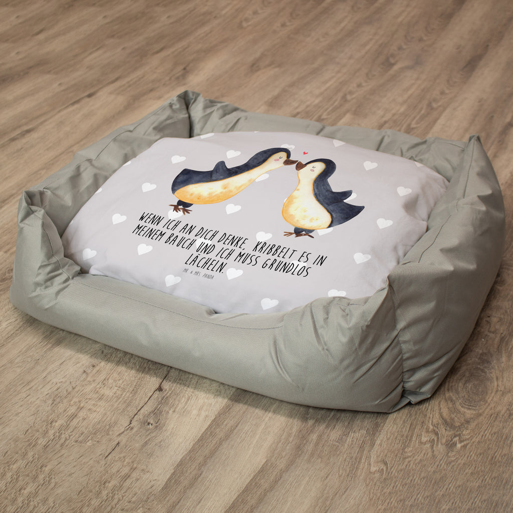 Katzenbett Pinguine Kuss Katzenbett, Katze, Kater, Katzenliege, Katenborb, Körbchen, Tierbett, Liebe, Partner, Freund, Freundin, Ehemann, Ehefrau, Heiraten, Verlobung, Heiratsantrag, Liebesgeschenk, Jahrestag, Hocheitstag, Valentinstag, Geschenk für Frauen, Hochzeitstag, Mitbringsel, Geschenk für Freundin, Geschenk für Partner, Liebesbeweis, für Männer, für Ehemann