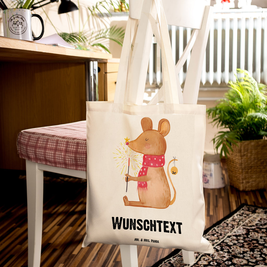 Personalisierte Tragetasche Weihnachtsmaus Personalisierte Beuteltasche, Personalisierter Beutel, Personalisierte Einkaufstasche, Personalisierter Jutebeutel, Personalisierter Stoffbeutel, Tragetasche mit Namen, Einkaufstasche mit Namen, Stoffbeutel mit Namen, Personalisierte Tasche, Personalisierte Jutetasche, Personalisierte Kindergartentasche, Winter, Weihnachten, Weihnachtsdeko, Nikolaus, Advent, Heiligabend, Wintermotiv, Frohe Weihnachten, Weihnachtsgruß, Weihnachtsmotiv, Maus, Mäuschen, Weihnachtswunder