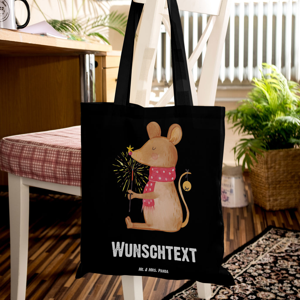 Personalisierte Tragetasche Weihnachtsmaus Personalisierte Beuteltasche, Personalisierter Beutel, Personalisierte Einkaufstasche, Personalisierter Jutebeutel, Personalisierter Stoffbeutel, Tragetasche mit Namen, Einkaufstasche mit Namen, Stoffbeutel mit Namen, Personalisierte Tasche, Personalisierte Jutetasche, Personalisierte Kindergartentasche, Winter, Weihnachten, Weihnachtsdeko, Nikolaus, Advent, Heiligabend, Wintermotiv, Frohe Weihnachten, Weihnachtsgruß, Weihnachtsmotiv, Maus, Mäuschen, Weihnachtswunder