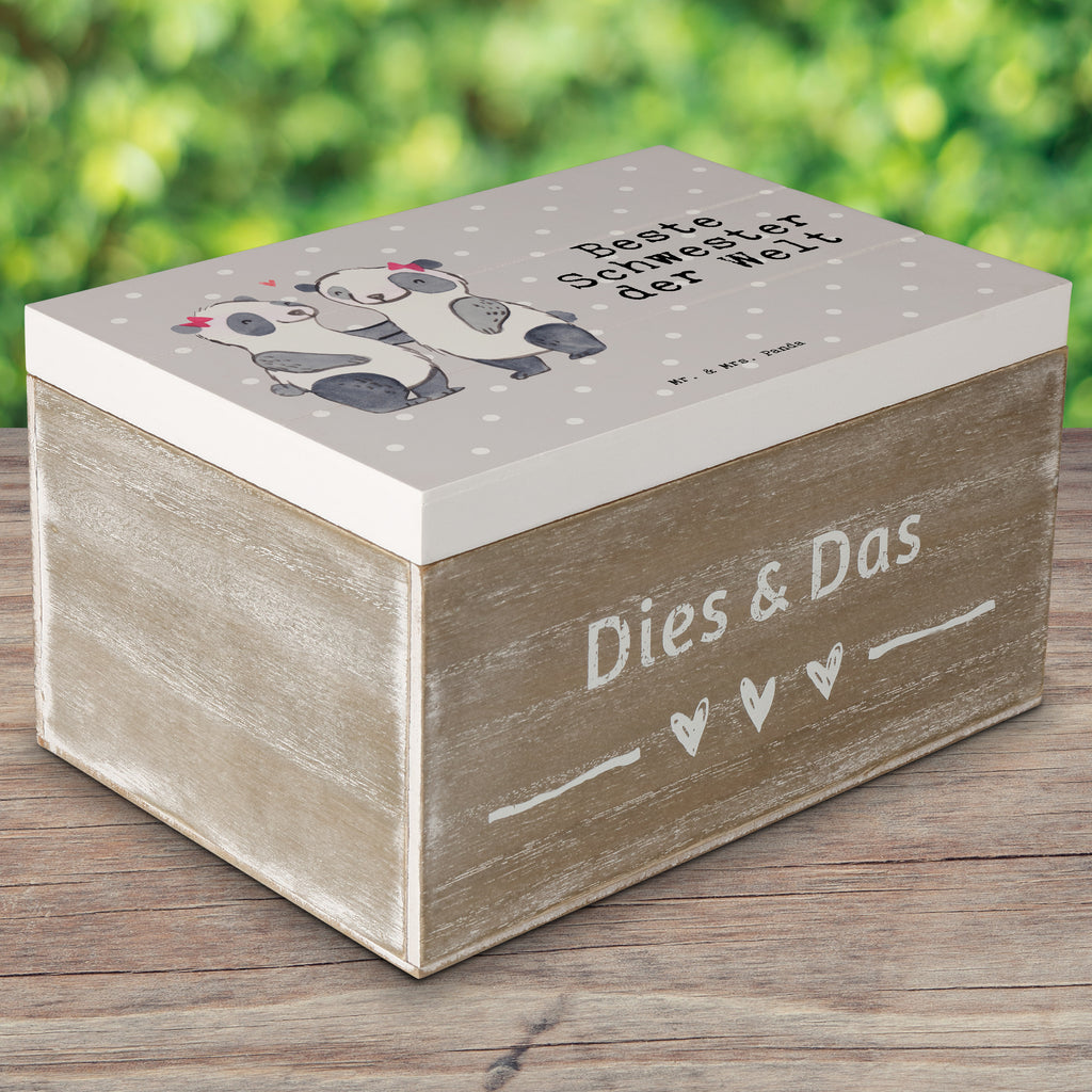 Holzkiste Panda Beste Schwester der Welt Schwestern, Schwester, Geschwister, Schwesterherz, Sister, Geschenk, Familie, Kleinigkeit, Beste, Tochter, Liebe, Kinder  Holzkiste, Kiste, Schatzkiste, Truhe, Schatulle, XXL,  Erinnerungsbox, Erinnerungskiste, Dekokiste, Aufbewahrungsbox  für, Dankeschön, Geschenk, Schenken, Geburtstag, Geburtstagsgeschenk, Geschenkidee, Danke, Bedanken, Mitbringsel, Freude machen, Geschenktipp