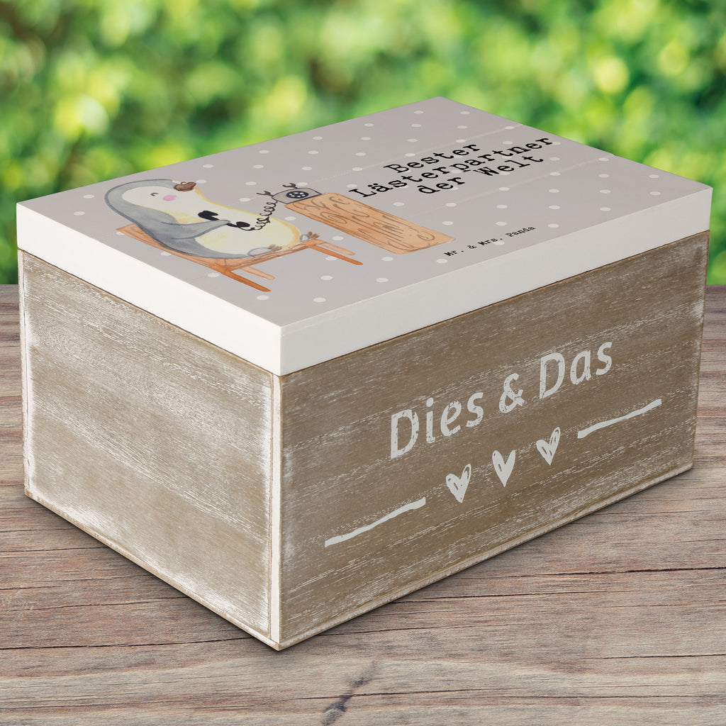 Holzkiste Pinguin Bester Lästerpartner der Welt Lästerpartner, Lesterpartner, lestern, Lästerschwester, Lästern, beste Freundin, Freundin, Spaß, bff   Holzkiste, Kiste, Schatzkiste, Truhe, Schatulle, XXL,  Erinnerungsbox, Erinnerungskiste, Dekokiste, Aufbewahrungsbox  für, Dankeschön, Geschenk, Schenken, Geburtstag, Geburtstagsgeschenk, Geschenkidee, Danke, Bedanken, Mitbringsel, Freude machen, Geschenktipp