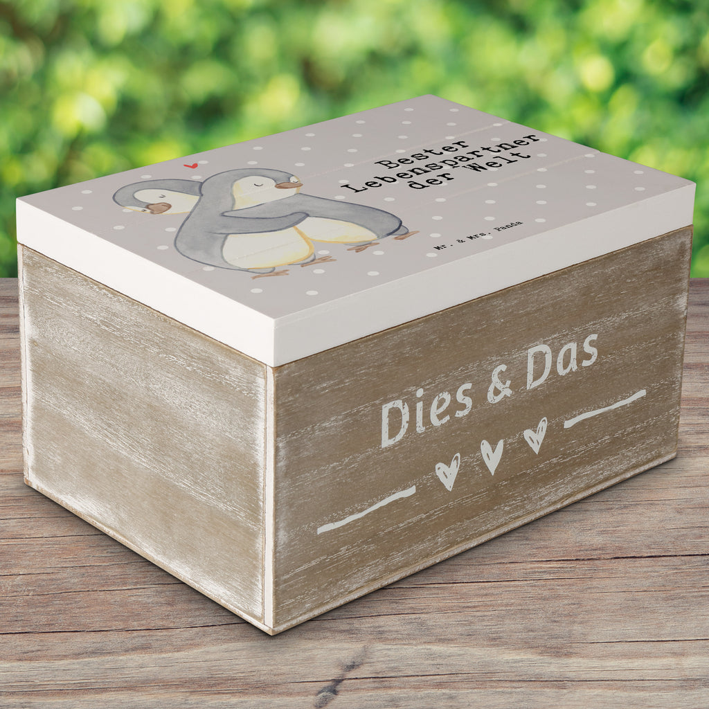 Holzkiste Pinguin Bester Lebenspartner der Welt Lebenspartner, Ehepartner, Partner, Ehemann, Ehefrau, Liebe, Freund, Freundin, Hochzeitstag, verliebt Holzkiste, Kiste, Schatzkiste, Truhe, Schatulle, XXL,  Erinnerungsbox, Erinnerungskiste, Dekokiste, Aufbewahrungsbox  für, Dankeschön, Geschenk, Schenken, Geburtstag, Geburtstagsgeschenk, Geschenkidee, Danke, Bedanken, Mitbringsel, Freude machen, Geschenktipp