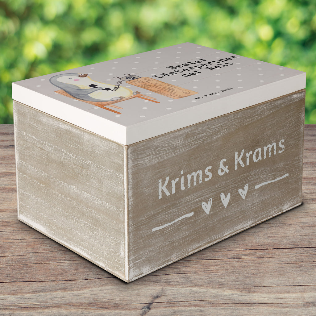 Holzkiste Pinguin Bester Lästerpartner der Welt Lästerpartner, Lesterpartner, lestern, Lästerschwester, Lästern, beste Freundin, Freundin, Spaß, bff   Holzkiste, Kiste, Schatzkiste, Truhe, Schatulle, XXL,  Erinnerungsbox, Erinnerungskiste, Dekokiste, Aufbewahrungsbox  für, Dankeschön, Geschenk, Schenken, Geburtstag, Geburtstagsgeschenk, Geschenkidee, Danke, Bedanken, Mitbringsel, Freude machen, Geschenktipp