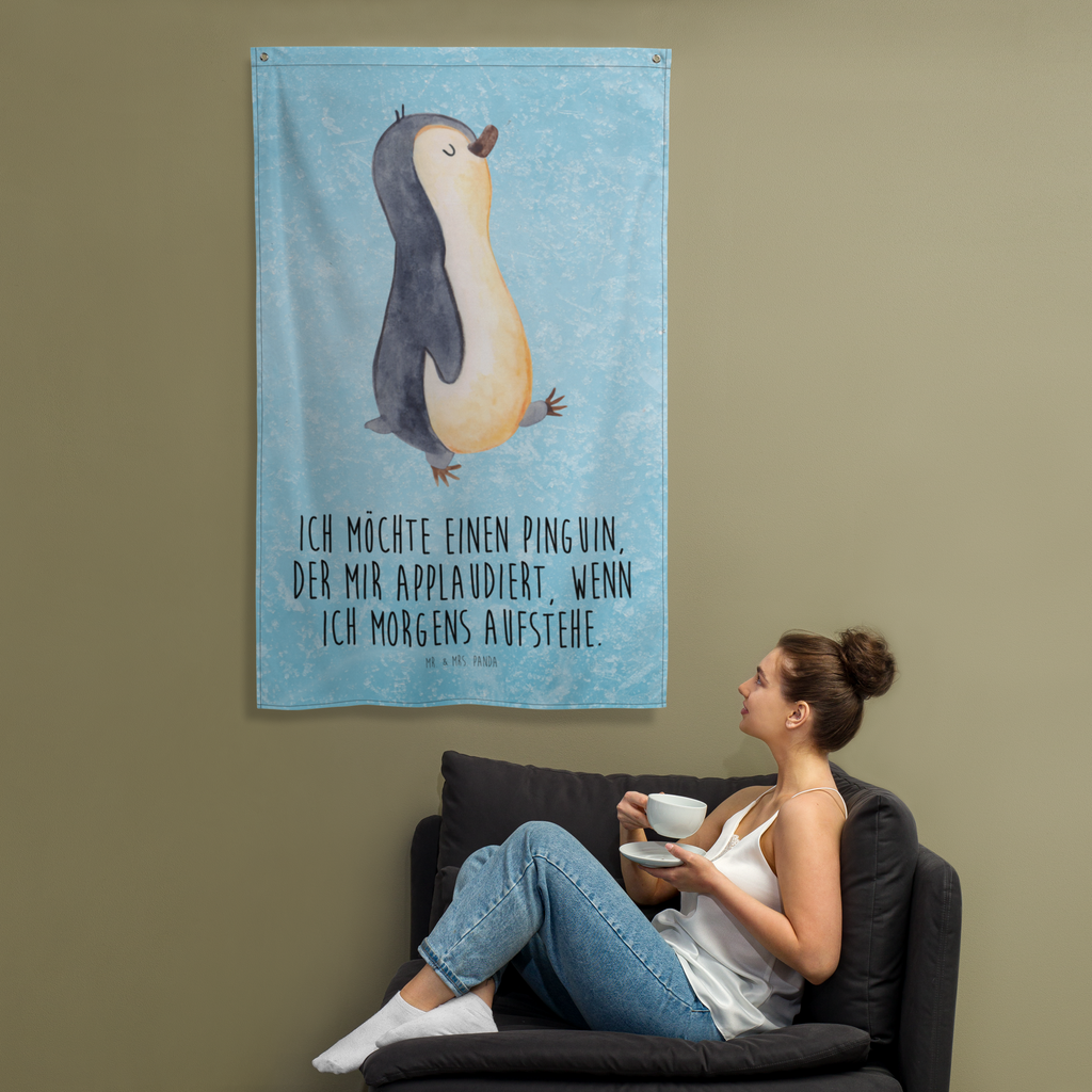 Wandbehang Pinguin marschierend Pinguin, Pinguine, Frühaufsteher, Langschläfer, Bruder, Schwester, Familie	 Wandbehang, Dekoration, Boho, Wandteppich, Wandtuch, Wanddeko, Tapisserie, Tapestry  Pinguin