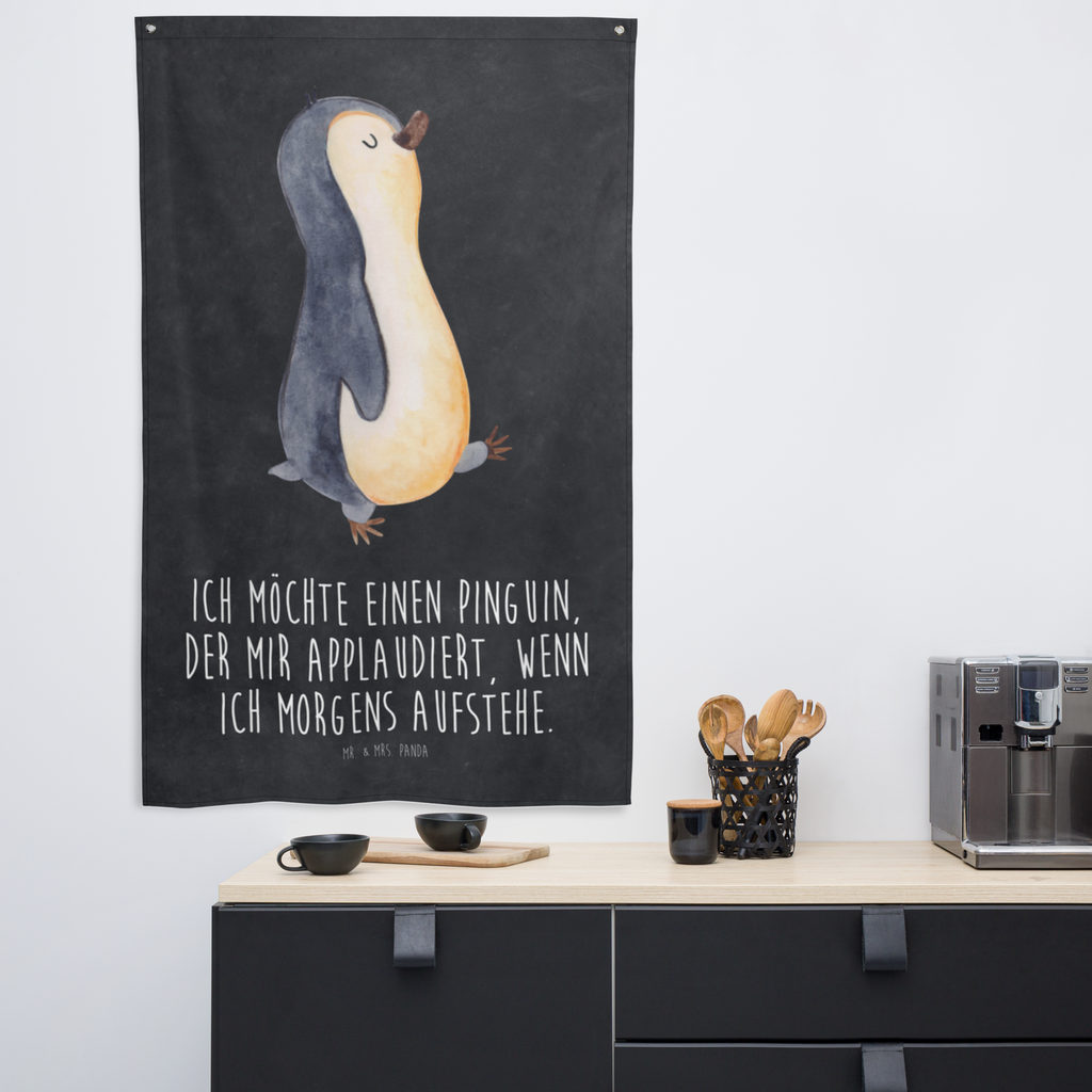 Wandbehang Pinguin marschierend Pinguin, Pinguine, Frühaufsteher, Langschläfer, Bruder, Schwester, Familie	 Wandbehang, Dekoration, Boho, Wandteppich, Wandtuch, Wanddeko, Tapisserie, Tapestry  Pinguin