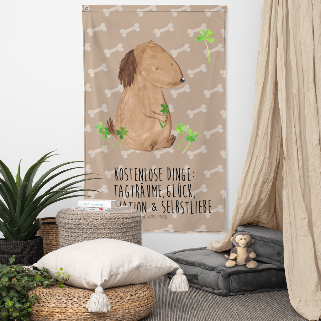 Wandteppich Hund Kleeblatt Wandbehang, Dekoration, Boho, Wandteppich, Wandtuch, Wanddeko, Tapisserie, Tapestry, Wandbild, Textil-Kunst, Schmuck-Wandbehang, Wand Deko, Kinderzimmer, Kinderzimmer Wand, Kinderzimmer Deko, Kinderzimmer Wanddeko, Hund, Hundemotiv, Haustier, Hunderasse, Tierliebhaber, Hundebesitzer, Sprüche, Kleeblatt, Glück, Tagträume, Motivation, Neuanfang, Geschenk, Glücksbringer, Selbstliebe, Achtsamkeit