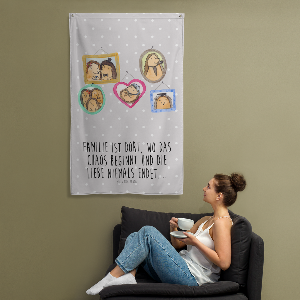 Wandteppich Igel Familie Wandbehang, Dekoration, Boho, Wandteppich, Wandtuch, Wanddeko, Tapisserie, Tapestry, Wandbild, Textil-Kunst, Schmuck-Wandbehang, Wand Deko, Kinderzimmer, Kinderzimmer Wand, Kinderzimmer Deko, Kinderzimmer Wanddeko, Familie, Vatertag, Muttertag, Bruder, Schwester, Mama, Papa, Oma, Opa, Liebe, Igel, Bilder, Zusammenhalt, Glück