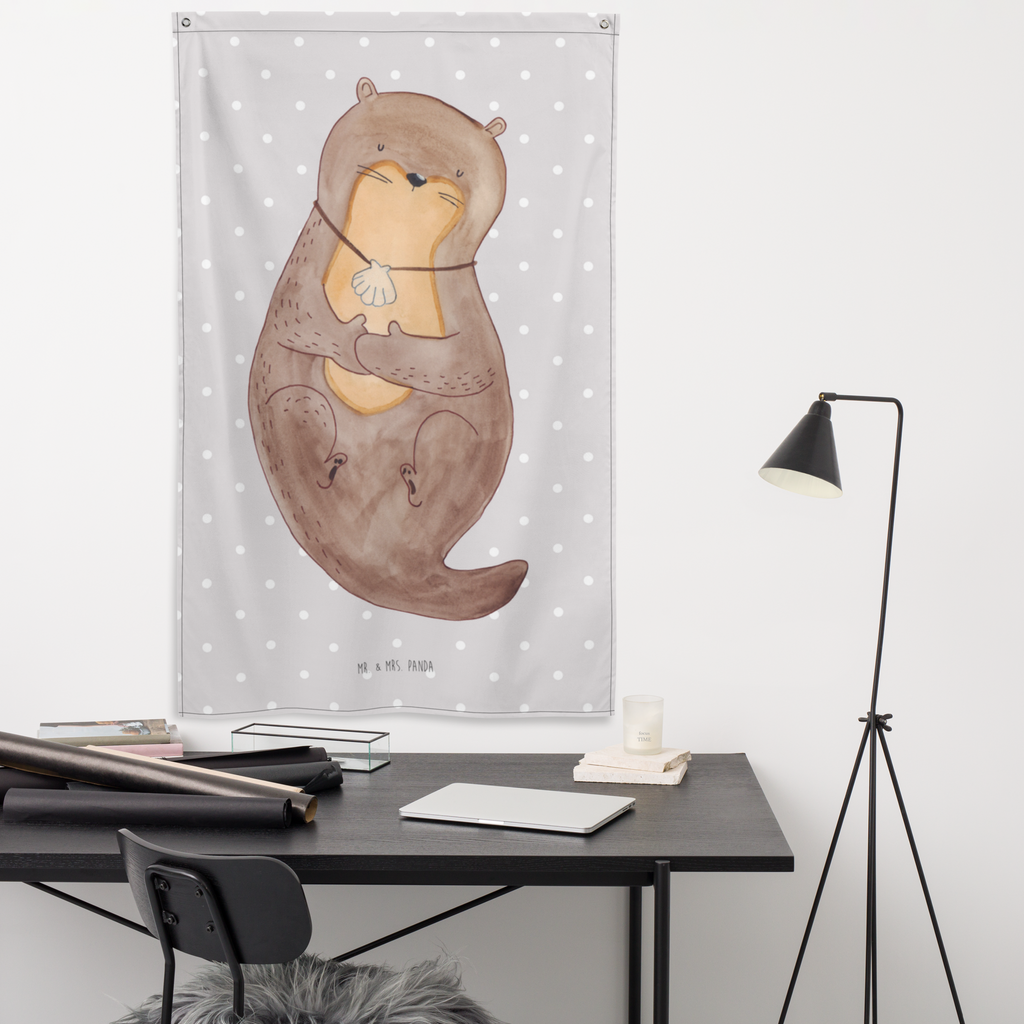 Wandteppich Otter mit Muschelmedaillon Wandbehang, Dekoration, Boho, Wandteppich, Wandtuch, Wanddeko, Tapisserie, Tapestry, Wandbild, Textil-Kunst, Schmuck-Wandbehang, Wand Deko, Kinderzimmer, Kinderzimmer Wand, Kinderzimmer Deko, Kinderzimmer Wanddeko, Otter, Fischotter, Seeotter, Otterliebe, grübeln, träumen, Motivation, Tagträumen, Büro
