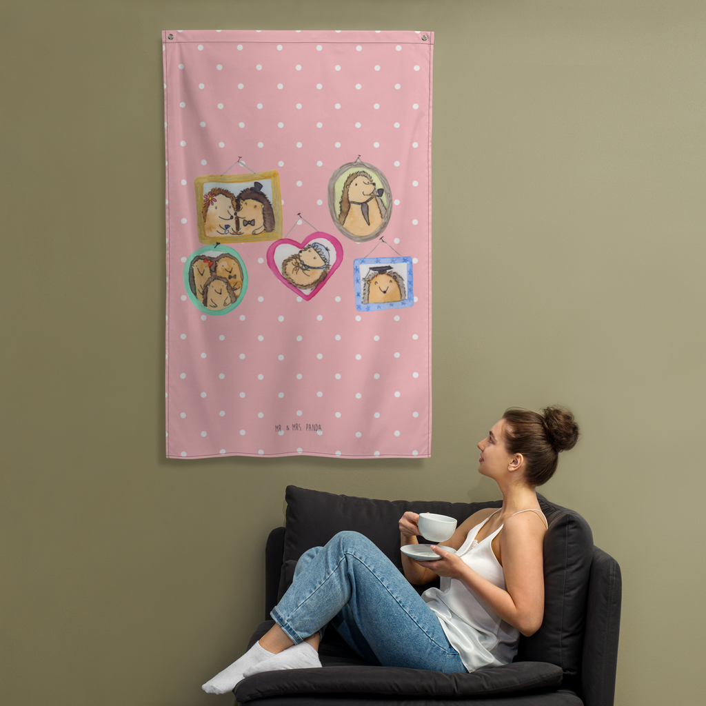 Wandteppich Igel Familie Wandbehang, Dekoration, Boho, Wandteppich, Wandtuch, Wanddeko, Tapisserie, Tapestry, Wandbild, Textil-Kunst, Schmuck-Wandbehang, Wand Deko, Kinderzimmer, Kinderzimmer Wand, Kinderzimmer Deko, Kinderzimmer Wanddeko, Familie, Vatertag, Muttertag, Bruder, Schwester, Mama, Papa, Oma, Opa, Liebe, Igel, Bilder, Zusammenhalt, Glück