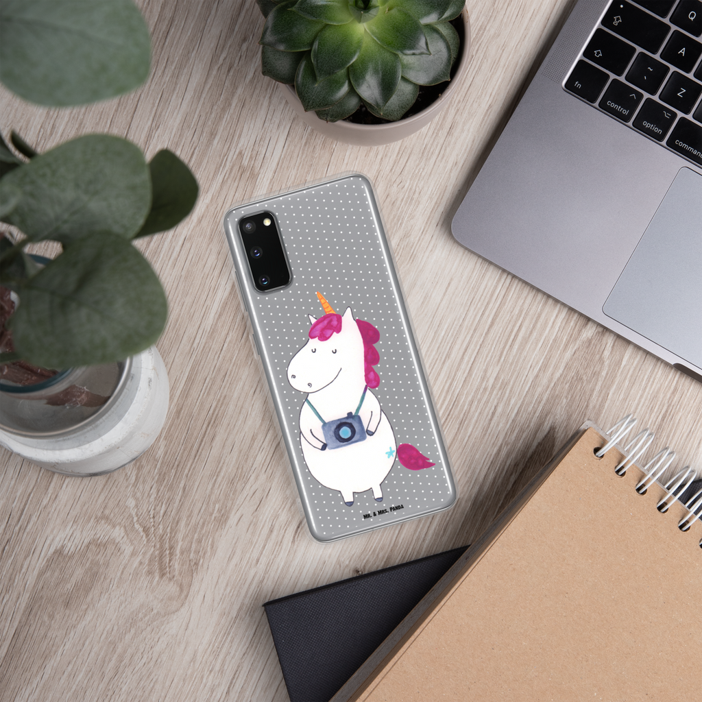 Handyhülle Einhorn Fotograf Einhorn, Einhörner, Unicorn, Fotograf, Fotografie, Kamera, Reisen, Weltreise, Weltenbummler, Urlaub, Tourist, Kurztrip, Reise, Städtereise Handyhülle, Handycover, Transparente Handyhülle, Flexible Handyhülle, Handyschutz, Transparent, Durchsichtig, Schutzhülle für Handy, Stilvolle Handyhülle, Robuste Handyhülle, Schutz vor Kratzern, Schützende Handyhülle  Einhorn, Einhörner, Einhorn Deko, Pegasus, Unicorn