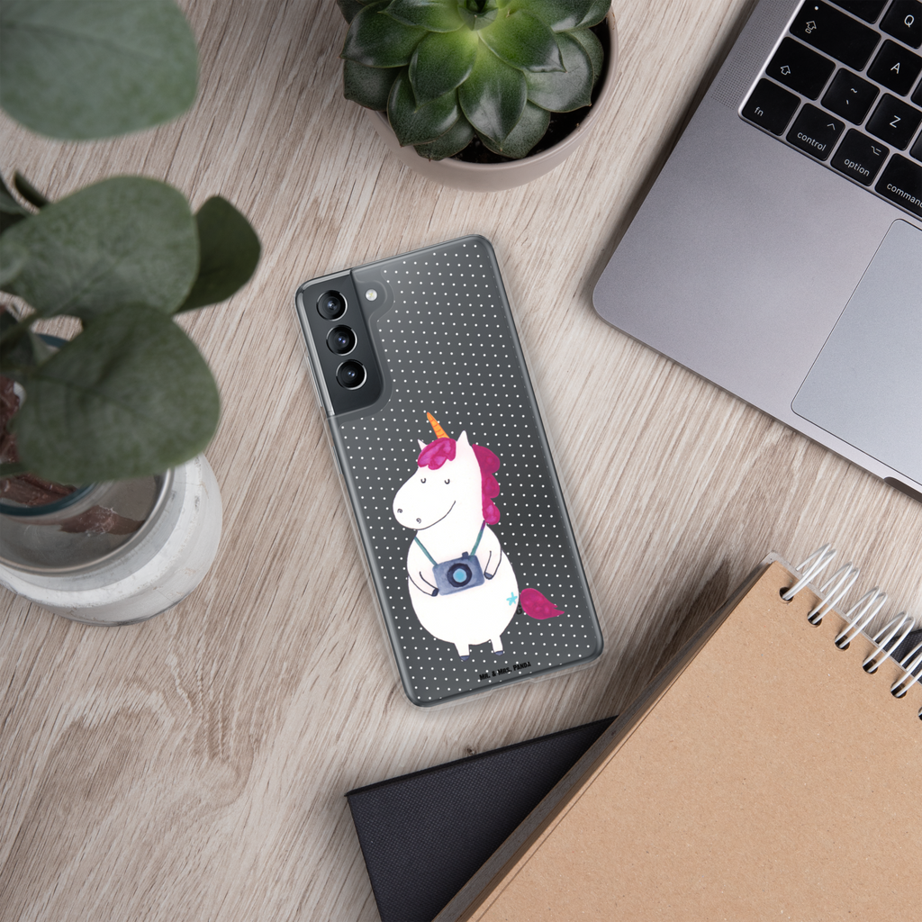 Handyhülle Einhorn Fotograf Einhorn, Einhörner, Unicorn, Fotograf, Fotografie, Kamera, Reisen, Weltreise, Weltenbummler, Urlaub, Tourist, Kurztrip, Reise, Städtereise Handyhülle, Handycover, Transparente Handyhülle, Flexible Handyhülle, Handyschutz, Transparent, Durchsichtig, Schutzhülle für Handy, Stilvolle Handyhülle, Robuste Handyhülle, Schutz vor Kratzern, Schützende Handyhülle  Einhorn, Einhörner, Einhorn Deko, Pegasus, Unicorn