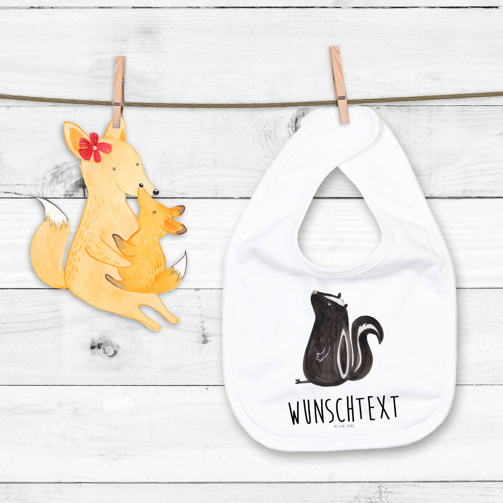 Personalisiertes Babylätzchen Stinktier sitzend Baby, Personalisiertes Lätzchen, Personalisiertes Spucktuch, Personalisiertes Sabberlätzchen, Personalisiertes Klettlätzchen, Personalisiertes Baby-Lätzchen, KPersonalisiertes Kinderlätzchen, Personalisiertes Geburt Geschenk, Geschenkidee Geburt, Personalisiertes Baby-Spucktuch, Personalisierter Baby-Kleckschutz, Personalisiertes Babyparty Geschenk, Personalisiertes Lätzchen für Babys, Lätzchen mit Namen, Spucktuch mit Namen, Sabberlätzchen mit Namen, Klettlätzchen mit Namen, Baby-Lätzchen mit Namen, Kinderlätzchen mit Namen, Geburt Geschenk mit Namen, Geschenkidee Geburt mit Namen, Baby-Spucktuch mit Namen, Baby-Kleckschutz, Babyparty Geschenk mit Namen, Lätzchen für Babys mit Namen, Selbst gestalten, Wunschnamen, Babylätzchen Bedrucken, Stinktier, Skunk, Wildtier, Raubtier, Stinker, Stinki, Spruch, Büro, Recht, Besserwisser