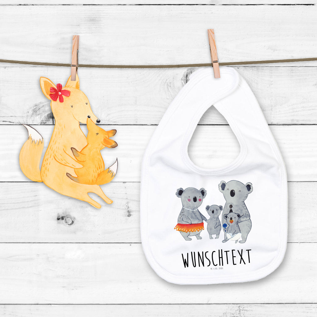 Personalisiertes Babylätzchen Koala Familie Baby, Personalisiertes Lätzchen, Personalisiertes Spucktuch, Personalisiertes Sabberlätzchen, Personalisiertes Klettlätzchen, Personalisiertes Baby-Lätzchen, KPersonalisiertes Kinderlätzchen, Personalisiertes Geburt Geschenk, Geschenkidee Geburt, Personalisiertes Baby-Spucktuch, Personalisierter Baby-Kleckschutz, Personalisiertes Babyparty Geschenk, Personalisiertes Lätzchen für Babys, Lätzchen mit Namen, Spucktuch mit Namen, Sabberlätzchen mit Namen, Klettlätzchen mit Namen, Baby-Lätzchen mit Namen, Kinderlätzchen mit Namen, Geburt Geschenk mit Namen, Geschenkidee Geburt mit Namen, Baby-Spucktuch mit Namen, Baby-Kleckschutz, Babyparty Geschenk mit Namen, Lätzchen für Babys mit Namen, Selbst gestalten, Wunschnamen, Babylätzchen Bedrucken, Familie, Vatertag, Muttertag, Bruder, Schwester, Mama, Papa, Oma, Opa, Koala, Koalas, Family, Kinder, Geschwister, Familienleben