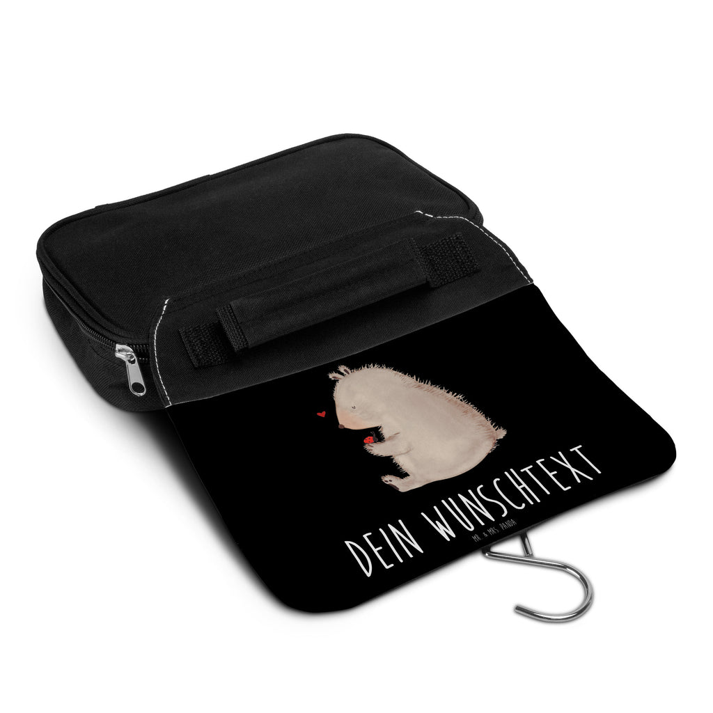 Personalisierter Kulturbeutel Bär mit Marienkäfer Personalisierter Kulturbeutel, Personalisierte Waschtasche, Personalisierte Kosmetiktasche, Damen, Herren, Personalisierte Aufbewahrungstasche, Personalisierte Schminktasche, Personalisierter Kosmetikbeutel, Personalisierter Organizer, Personalisierte Kulturtasche, Personalisierte Schminkutensil, Personalisierung, Wunschtext, Wunschname, Selbst bedrucken, Kulturbeutel mit Namen, Bär, Teddy, Teddybär, Marienkäfer, Liebe, Freiheit, Motivation, Das Leben ist schön