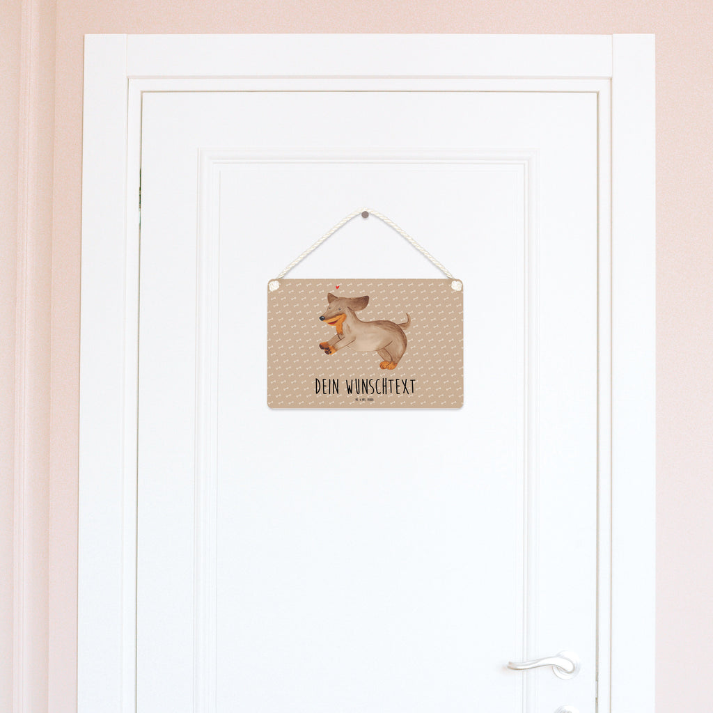 Personalisiertes Deko Schild Hund Dackel fröhlich Dekoschild, Deko Schild, Schild, Tür Schild, Türschild, Holzschild, Wandschild, Wanddeko, Hund, Hundemotiv, Haustier, Hunderasse, Tierliebhaber, Hundebesitzer, Sprüche, Hunde, Dackel, Dachshund, happy dog