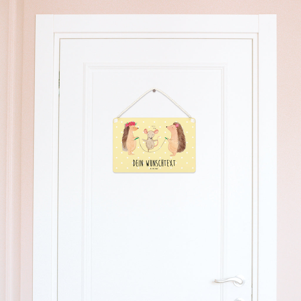 Personalisiertes Deko Schild Igel Seilhüpfen Dekoschild, Deko Schild, Schild, Tür Schild, Türschild, Holzschild, Wandschild, Wanddeko, süße Tiermotive, gute Laune, lustige Sprüche, Tiere, Igel, Maus, Seilspringen, Seilhüpfen, Kinder, Kindergarten