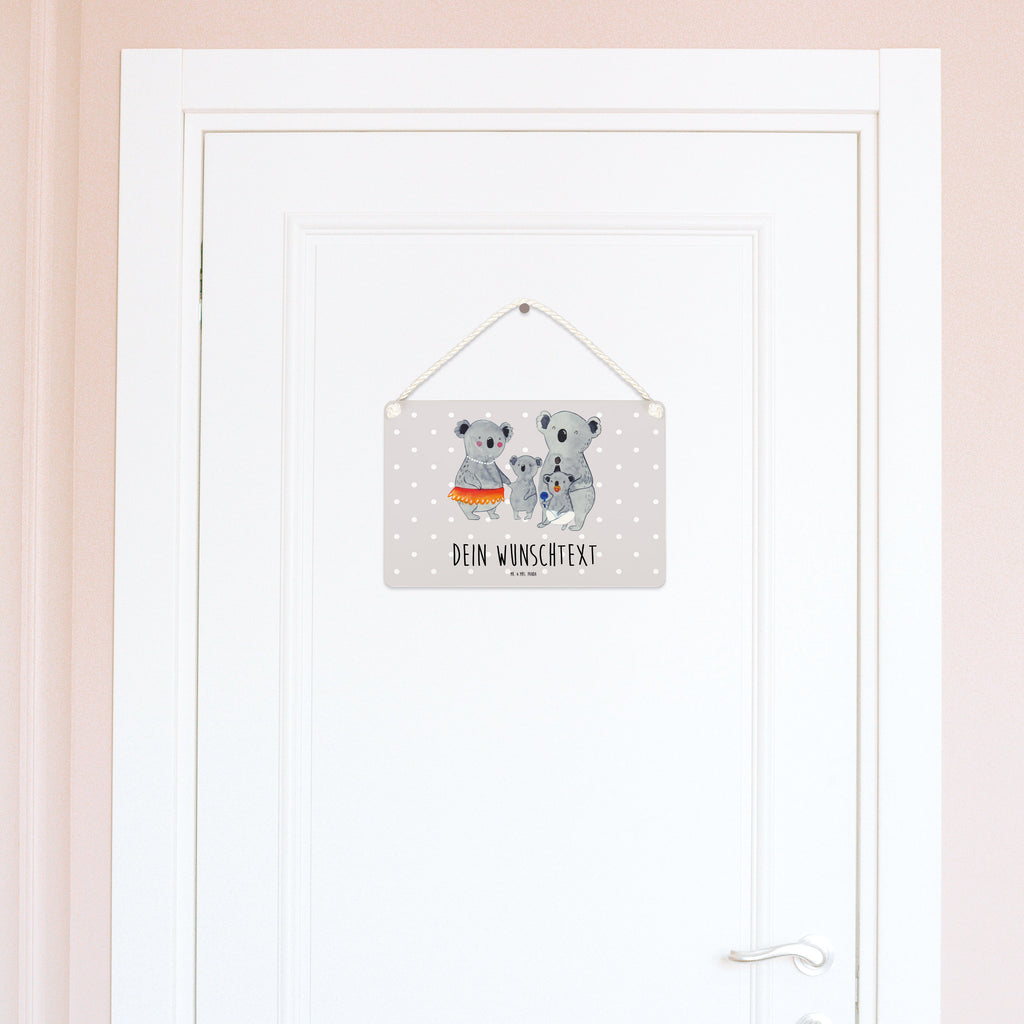 Personalisiertes Deko Schild Koala Familie Dekoschild, Deko Schild, Schild, Tür Schild, Türschild, Holzschild, Wandschild, Wanddeko, Familie, Vatertag, Muttertag, Bruder, Schwester, Mama, Papa, Oma, Opa, Koala, Koalas, Family, Kinder, Geschwister, Familienleben