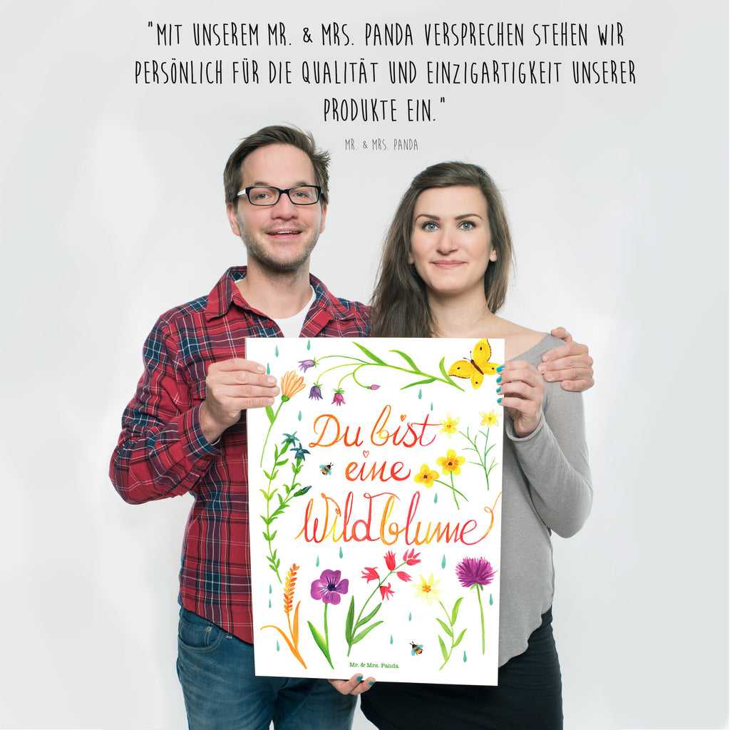 Poster Du bist eine Wildblume Wildblume, wild, Geschenk Frauen, Geschenk Freundin, Kompliment, Blumen Motiv, Jahrestag, Natur Motiv, Hochzeitstag Poster, Wandposter, Bild, Wanddeko, Küchenposter, Kinderposter, Wanddeko Bild, Raumdekoration, Wanddekoration, Handgemaltes Poster, Mr. & Mrs. Panda Poster, Designposter, Kunstdruck, Posterdruck  Blumen Deko, Frühlings Deko, Sommer Deko, Dekoration, positive Botschaft, Naturliebhaber, Outdoor, Natur, Abenteuer