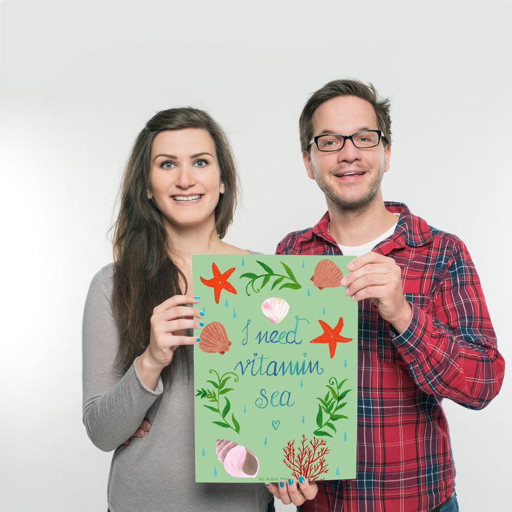 Poster Vitamin Sea Vitamin Sea, See, Schwimmen Spruch, Schwimmer Geschenk, Strand Urlaub, Wasserratte Geschenk, Urlaub am Meer Poster, Wandposter, Bild, Wanddeko, Küchenposter, Kinderposter, Wanddeko Bild, Raumdekoration, Wanddekoration, Handgemaltes Poster, Mr. & Mrs. Panda Poster, Designposter, Kunstdruck, Posterdruck  Blumen Deko, Frühlings Deko, Sommer Deko, Dekoration, positive Botschaft, Naturliebhaber, Outdoor, Natur, Abenteuer