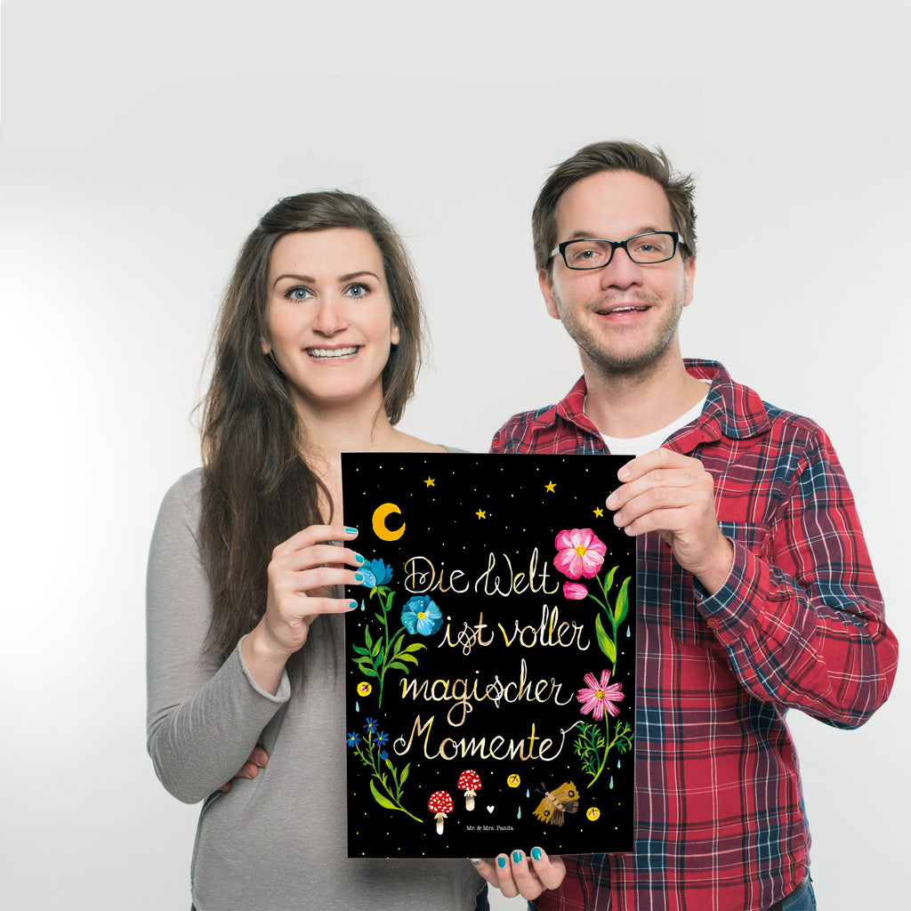 Poster Magische Welt Magische Momente, Spruch schön, Spruch positiv, Motivation, schwarz, magisch, Blumen, Nacht, Weisheit Poster, Wandposter, Bild, Wanddeko, Küchenposter, Kinderposter, Wanddeko Bild, Raumdekoration, Wanddekoration, Handgemaltes Poster, Mr. & Mrs. Panda Poster, Designposter, Kunstdruck, Posterdruck  Blumen Deko, Frühlings Deko, Sommer Deko, Dekoration, positive Botschaft, Naturliebhaber, Outdoor, Natur, Abenteuer