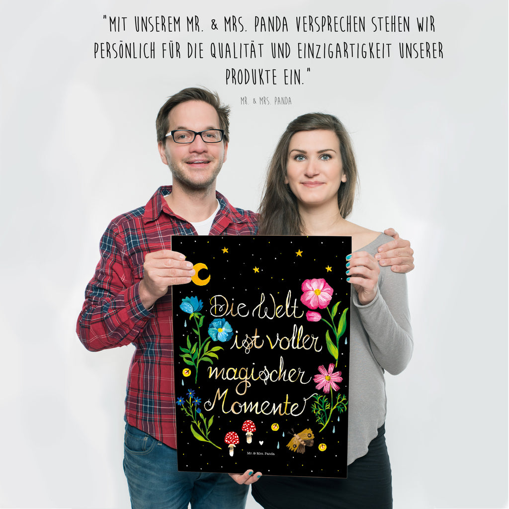 Poster Magische Welt Magische Momente, Spruch schön, Spruch positiv, Motivation, schwarz, magisch, Blumen, Nacht, Weisheit Poster, Wandposter, Bild, Wanddeko, Küchenposter, Kinderposter, Wanddeko Bild, Raumdekoration, Wanddekoration, Handgemaltes Poster, Mr. & Mrs. Panda Poster, Designposter, Kunstdruck, Posterdruck  Blumen Deko, Frühlings Deko, Sommer Deko, Dekoration, positive Botschaft, Naturliebhaber, Outdoor, Natur, Abenteuer