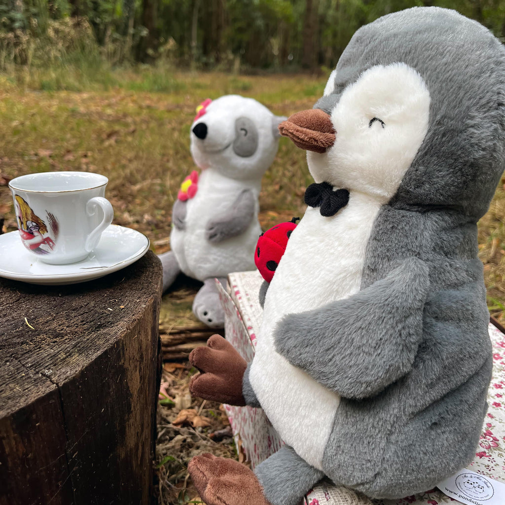 Kuscheltier Pinguin mit Marienkäfer Pinguin Kuscheltier, Stofftier, Plüsch, Plüschtier, Teddy, Spielzeug, Schmusetier,   Pinguin